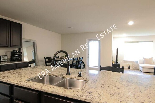 Building Photo - 808 Moorhan Way-