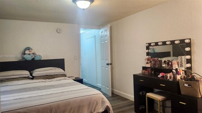 Building Photo - 14 Cedar St