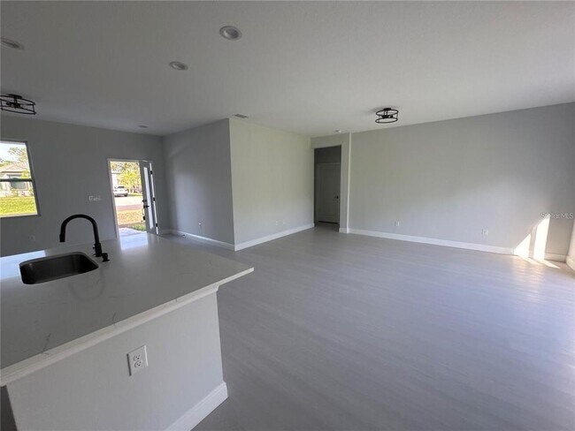 Building Photo - 7114 Sunnybrook Blvd