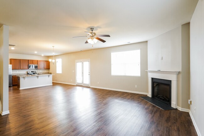 Foto del edificio - 220 Autumn Terrace Ln