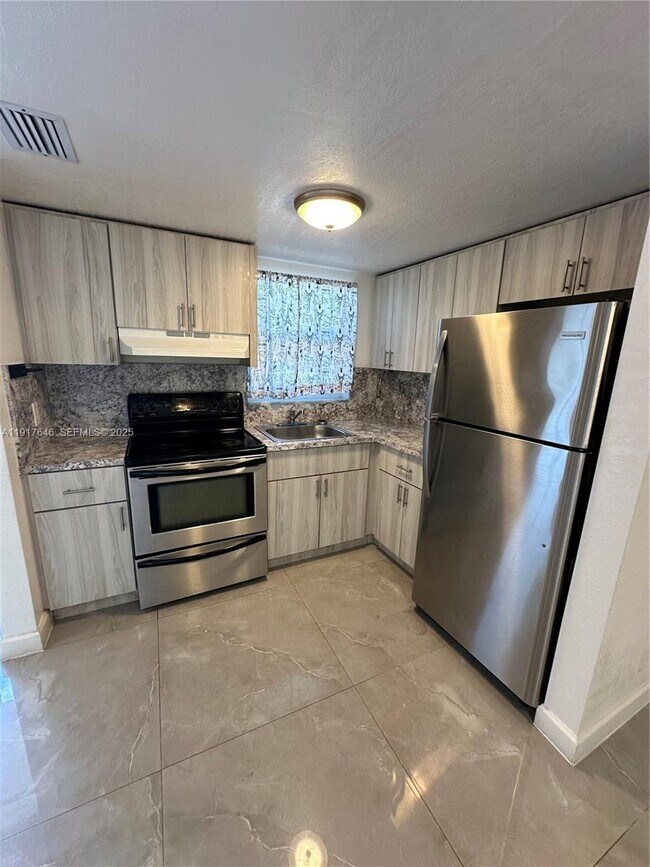 Foto del edificio - 3901 NW 9th Ave