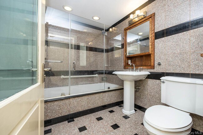 Foto del edificio - 21-63-63 23rd St