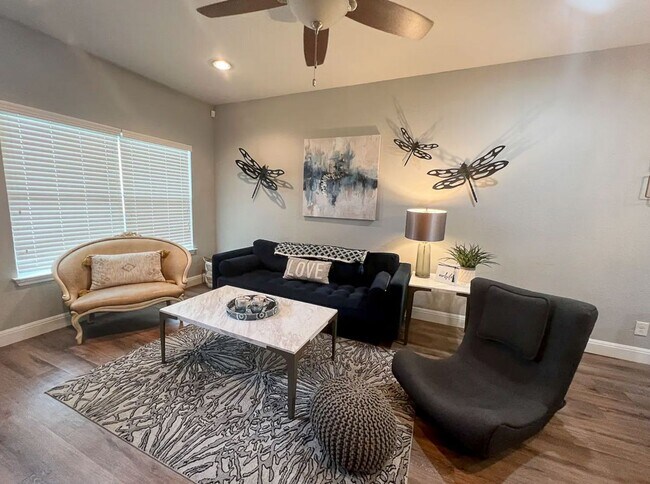 Building Photo - Dignowity home 3 Bedrooms and 2 bathrooms