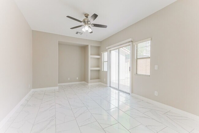 Foto del edificio - 4672 E Laurel Ave
