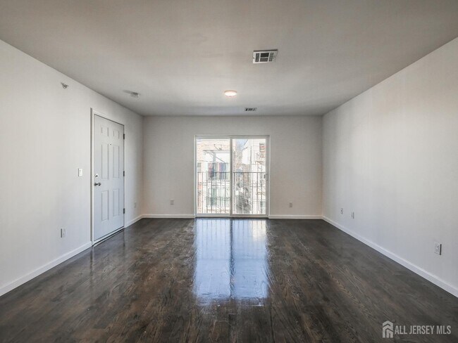 Building Photo - 496 S 18th St