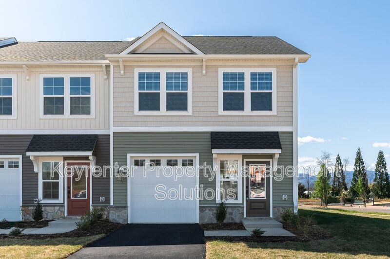 Foto principal - 337 Ridgeline Dr