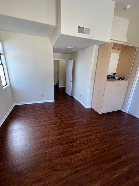 Foto del edificio - 5928 Woodman Ave