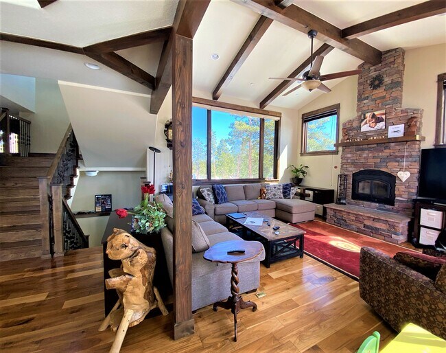 Foto del edificio - 33530 Mt Wilson Trail