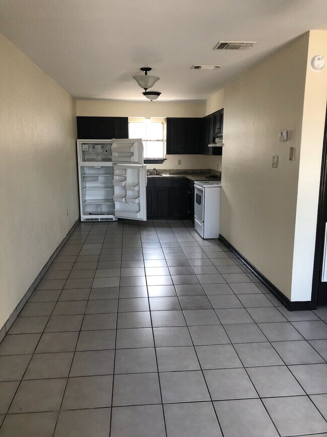 Foto del edificio - 2620 N Smith Ave