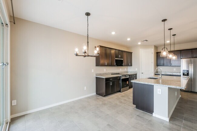 Foto del edificio - 24455 Chambers St