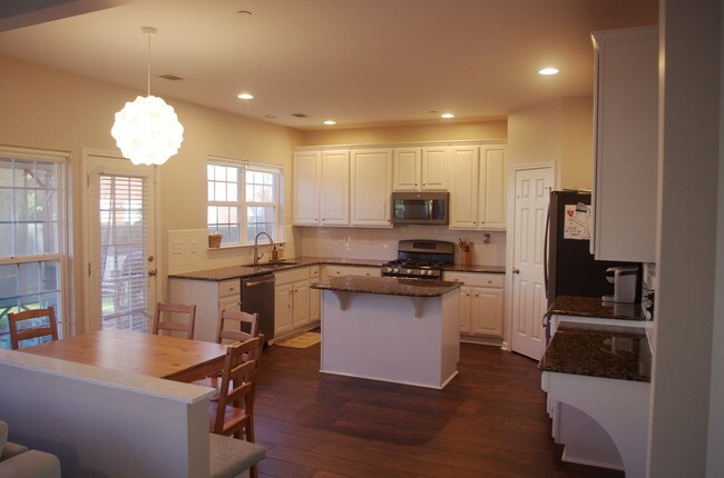 Building Photo - 1917 Ashburn Ct