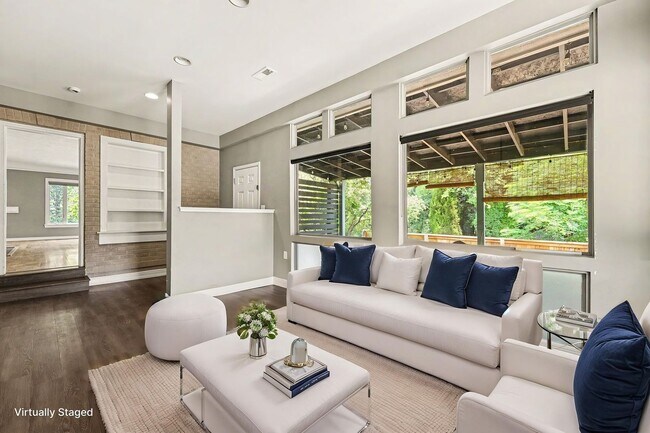 Foto del edificio - 746 N Monaco St Pkwy
