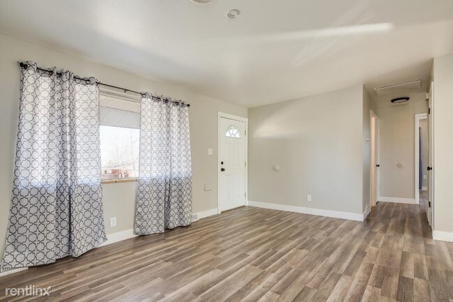 Foto del edificio - 4 br, 2 bath House - 1170 W. 102nd place