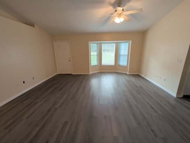 Building Photo - 8885 N Gilovu Dr