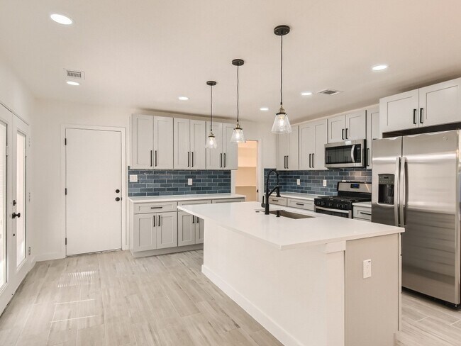 Foto del edificio - 8416 Maine Dr