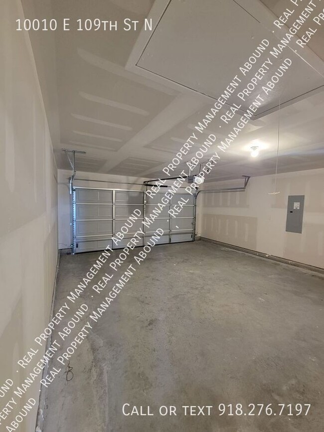 Foto del edificio - 10010 E 109th St N