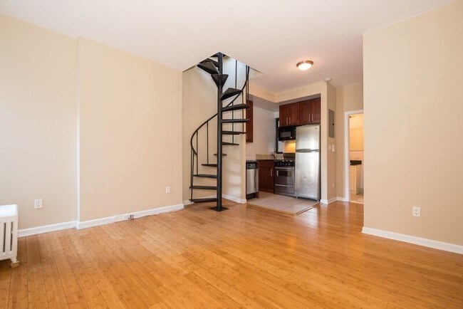 Building Photo - Gorgeous 1 Bedroom Duplex for Rent in UES!