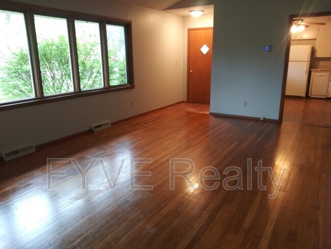 Foto del edificio - 31810 Bainbridge Rd