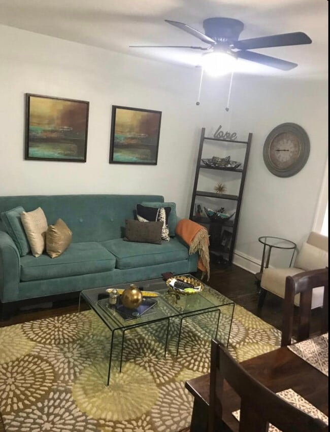 Living Room - 2921 Brannon Ave
