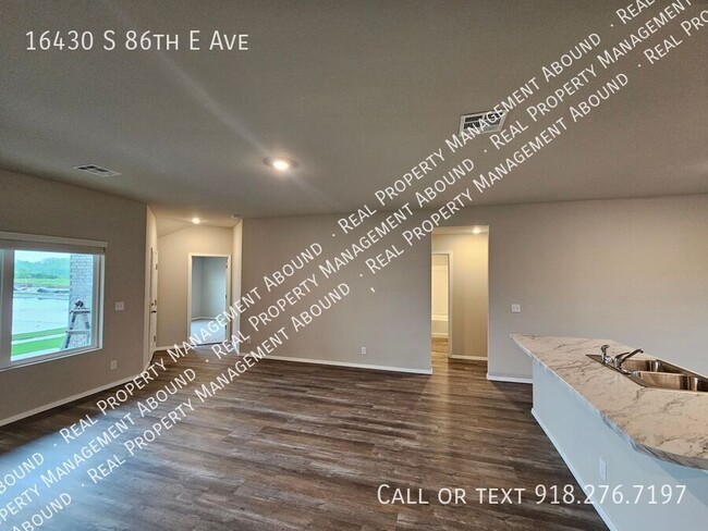 Building Photo - 16430 S 86th E Ave