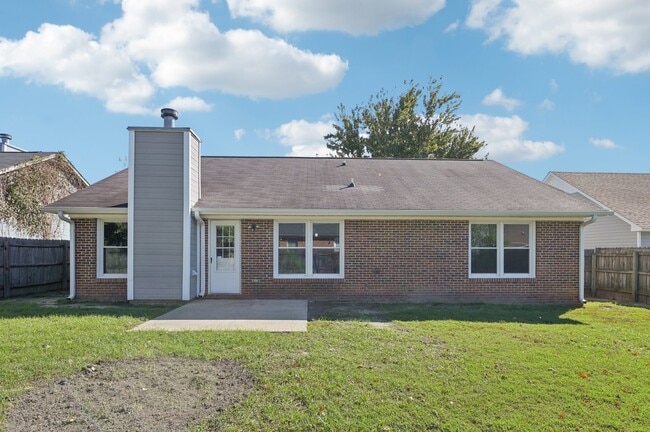 Foto del edificio - 2932 Chillingworth Dr
