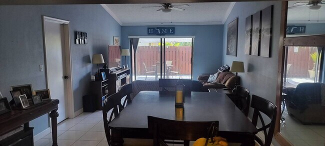 Foto del edificio - 2780 S Oakland Forest Dr