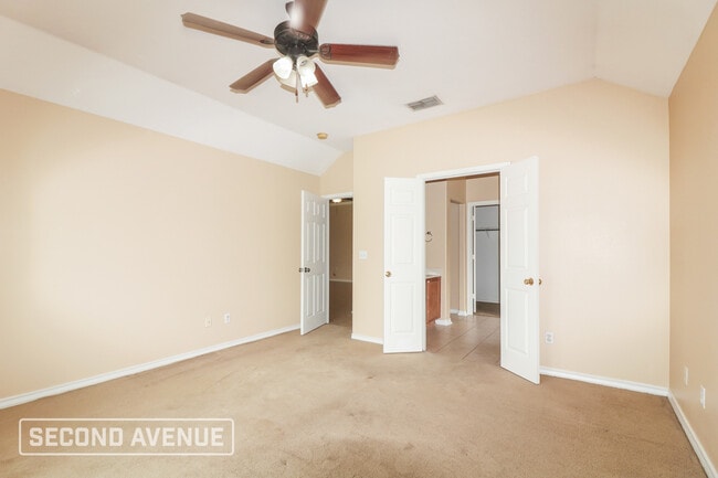 Building Photo - 5945 Sutherland Dr
