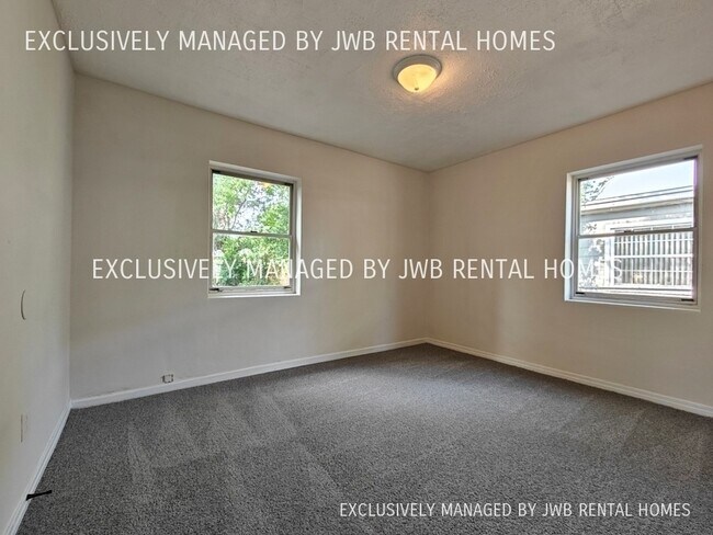 Foto del edificio - 2248 Inwood Cir S