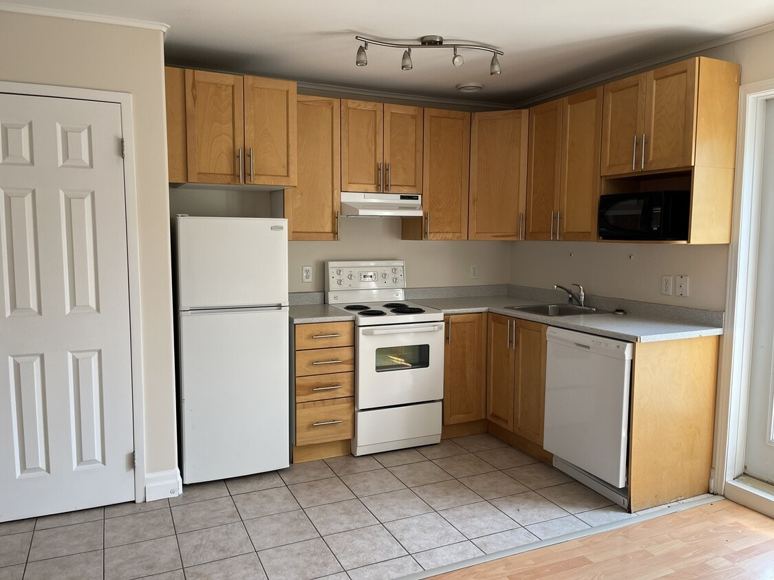 Building Photo - Acadia Suites