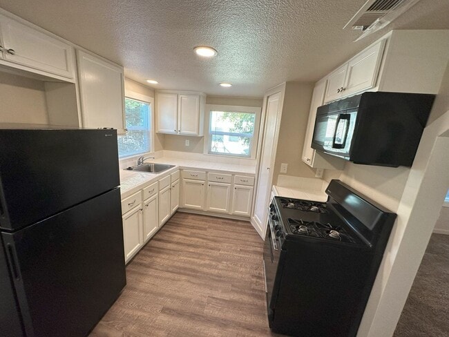 Building Photo - 1328 Trenary Way