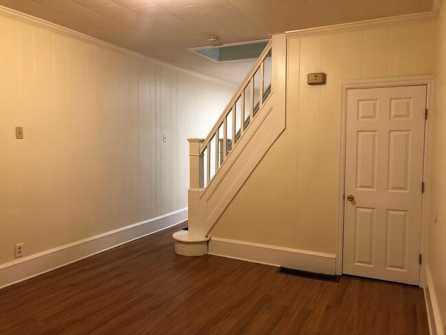 Foto del edificio - Fantastic 2+ Bedroom w/ 1 1/2 Bath Home! Recently Renovated! Hardwood Floors! Central Air! W/D Ho...