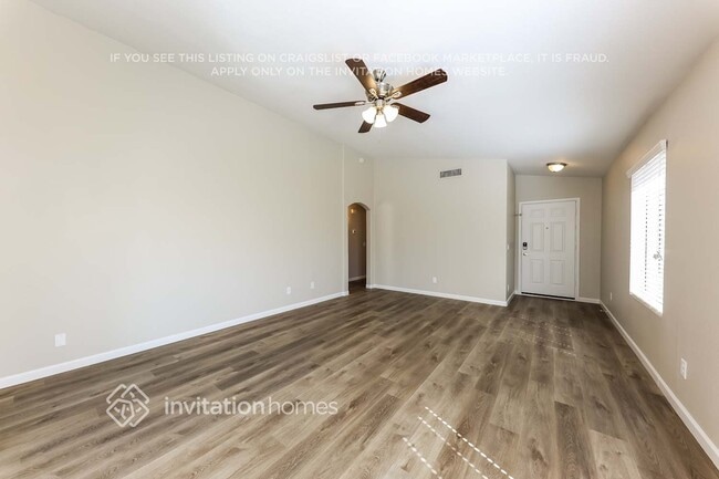 Building Photo - 5029 W Kerry Ln