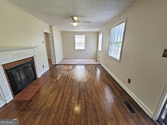 Building Photo - 3237 Matheson Dr