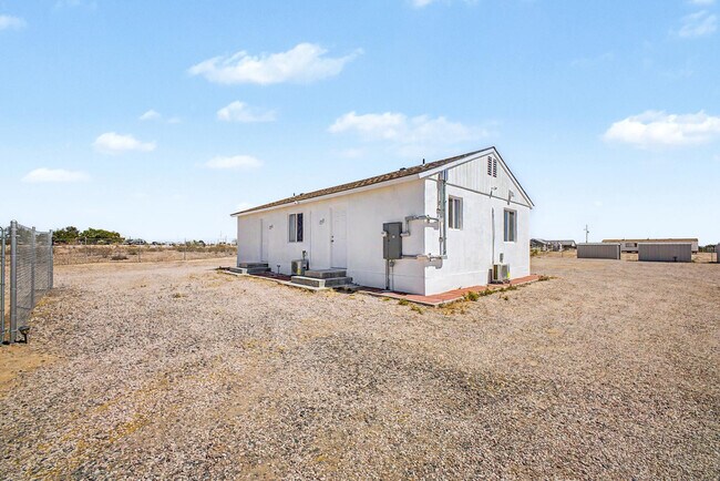 Building Photo - 34233 W Sahuaro St
