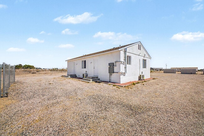 Foto del edificio - 34233 W Sahuaro St
