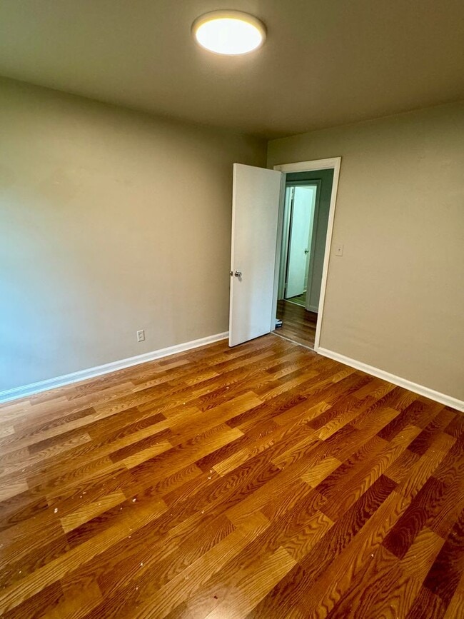 Building Photo - 3 Bedroom 1 Bath Home in High Point