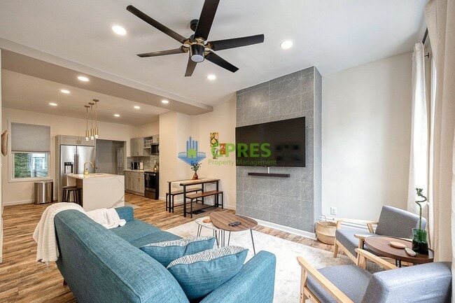 Building Photo - Furnished Elegant 3-Bedroom, 2.5 Bath Home with Hardwood Floors & Central A/C