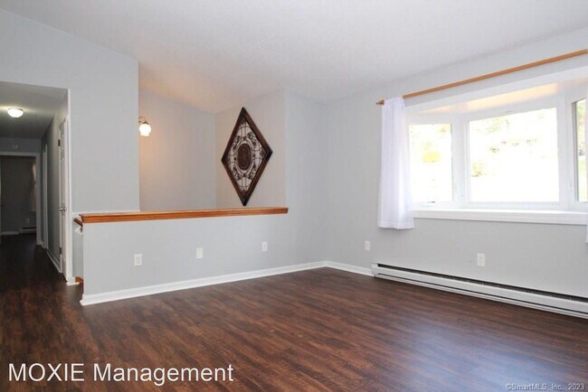 Foto del edificio - 4 br, 2.5 bath House - 19 Dogwood Dr