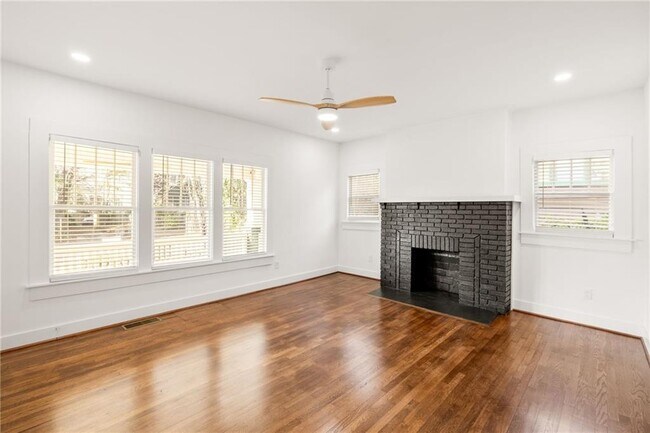 Foto del edificio - 255 Connecticut Ave NE