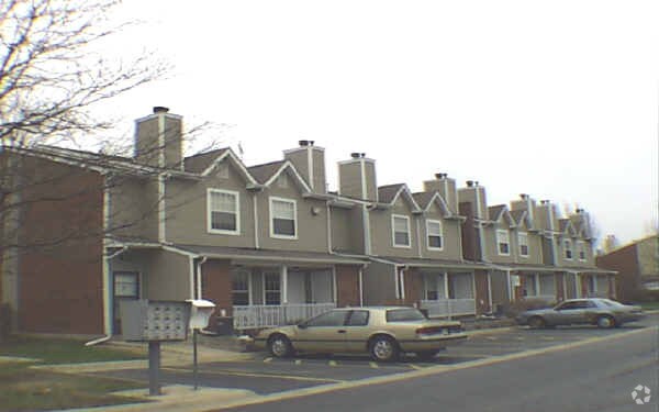 Building Photo - Wyndham Court