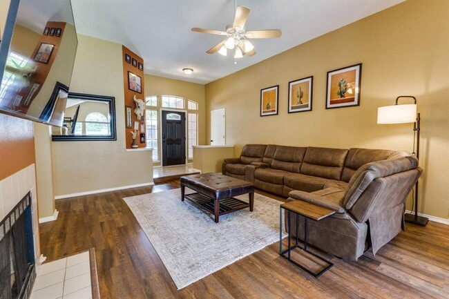 Building Photo - 6614 Bramber Ln
