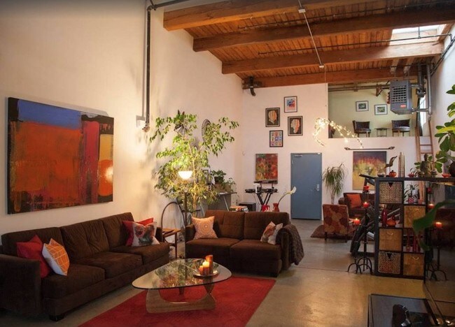 Building Photo - 1924 Union St