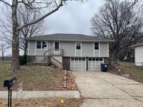 Building Photo - 501 SE Claremont St