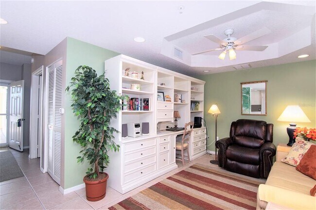 Building Photo - 8921 Lake Dr