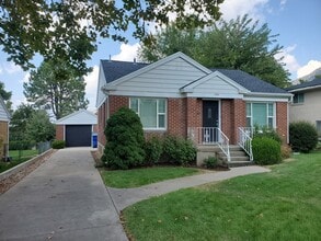Building Photo - 1376 Darling St