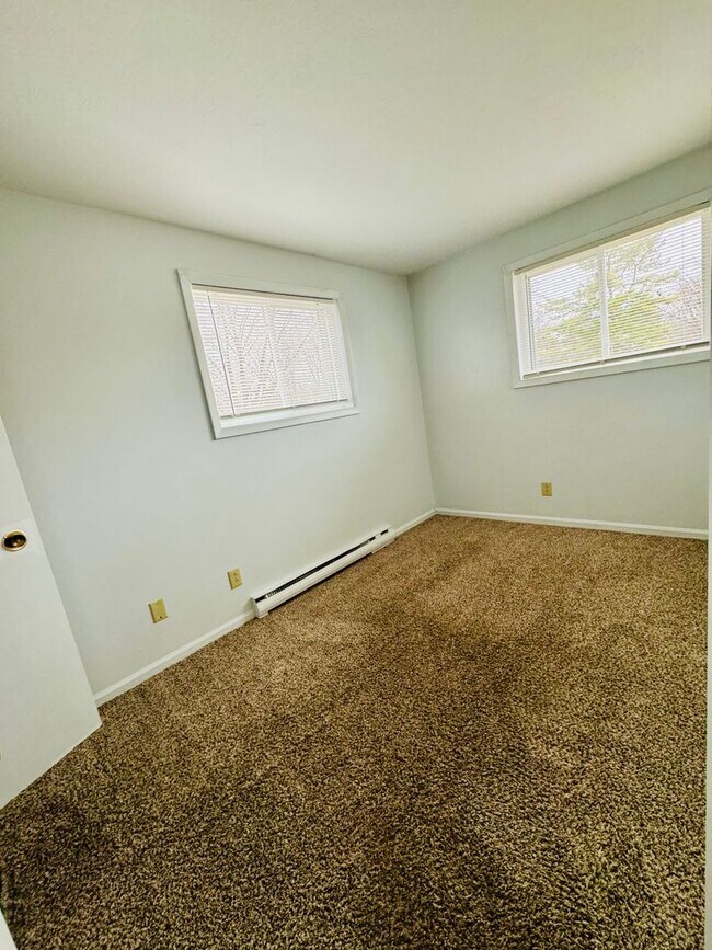 Building Photo - Two Bedroom Apartment for Rent