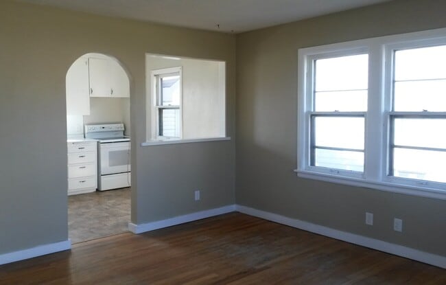 Foto del edificio - 1421 E 4th St