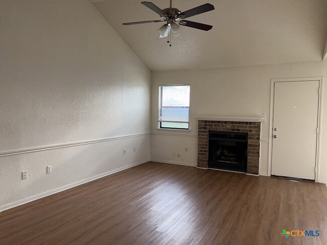 Building Photo - 3120 Panhandle Dr