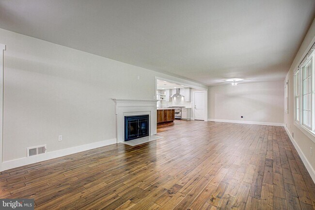 Foto del edificio - 2425 Hunter Mill Rd