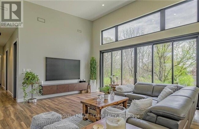 Photo du bâtiment - 8 Headlands Way